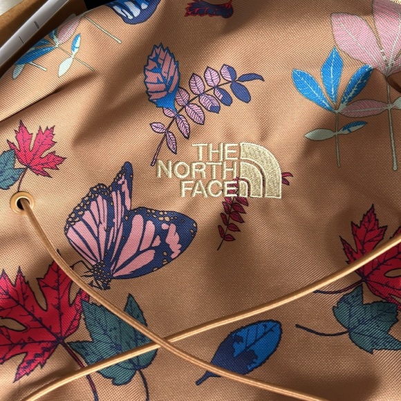 NWT The North Face full laptop backpack in floral and butterfly print - Picture 2 of 6